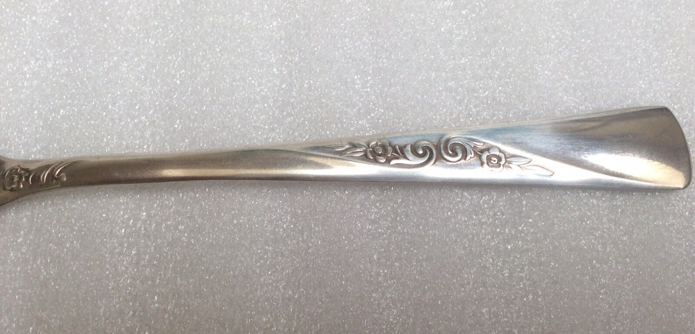 Revelation Silverplate Pierced Pie Server 9”