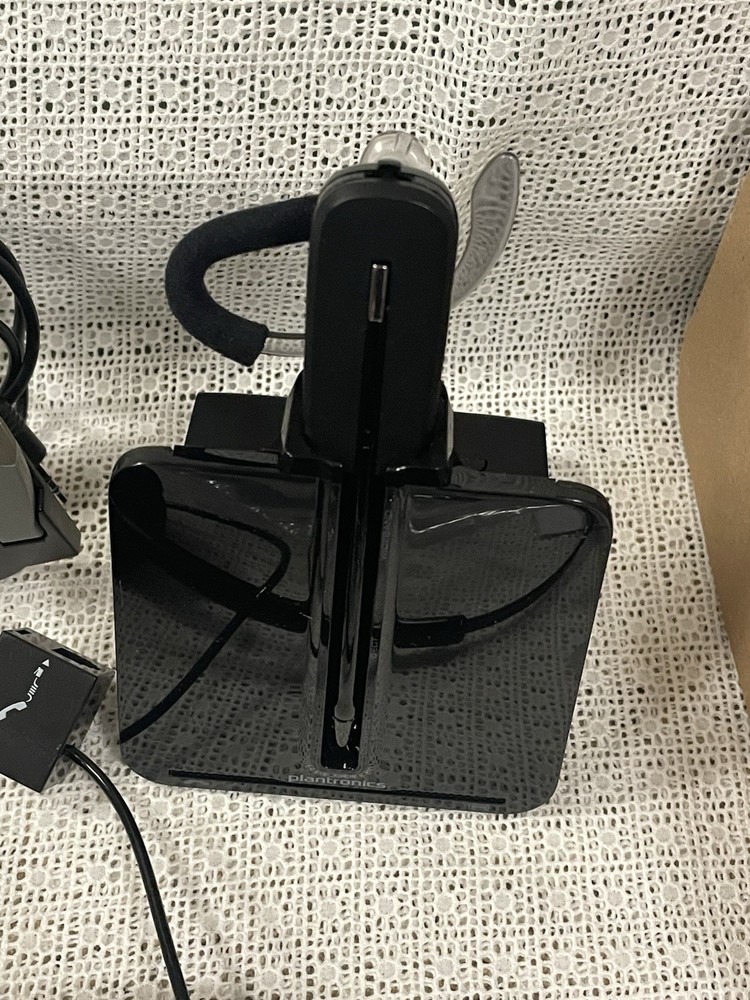 PLANTRONICS Barely Used Telephone Wireless Headset system CS540/HL10