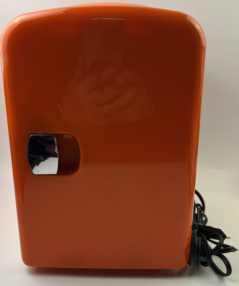 Automobile DC 12V Cooler/Warmer Mini Small Space Cooler Orange Model: Y-TA-400A