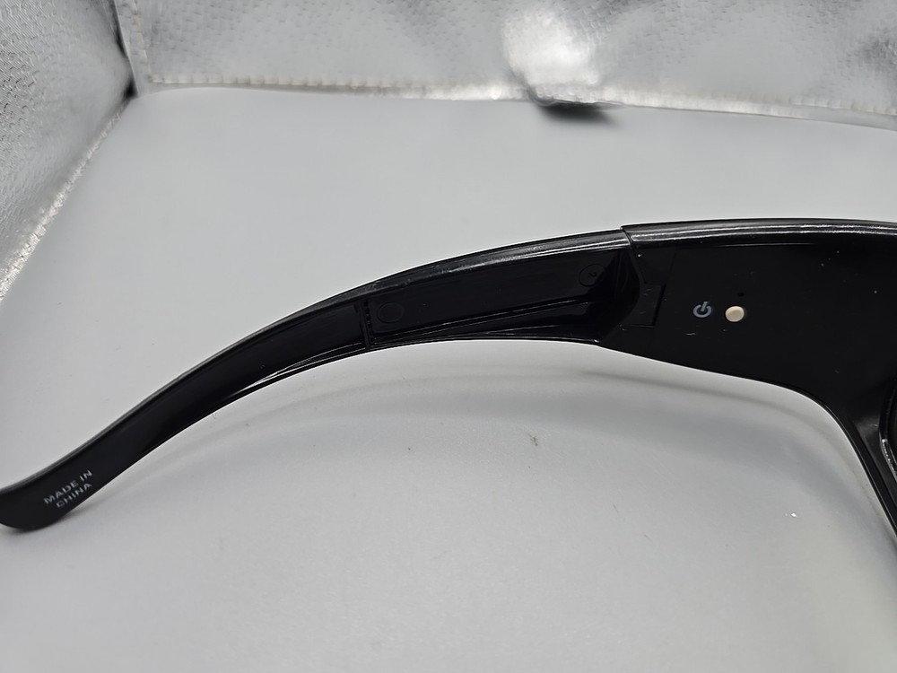 2 NOVISION 3D Glasses MODEL DTVGDC4