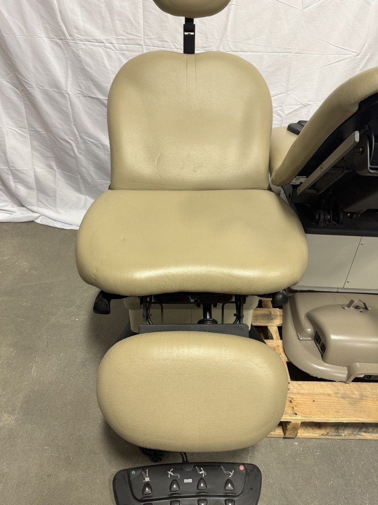 Midmark 630-003 Power Procedure Chair