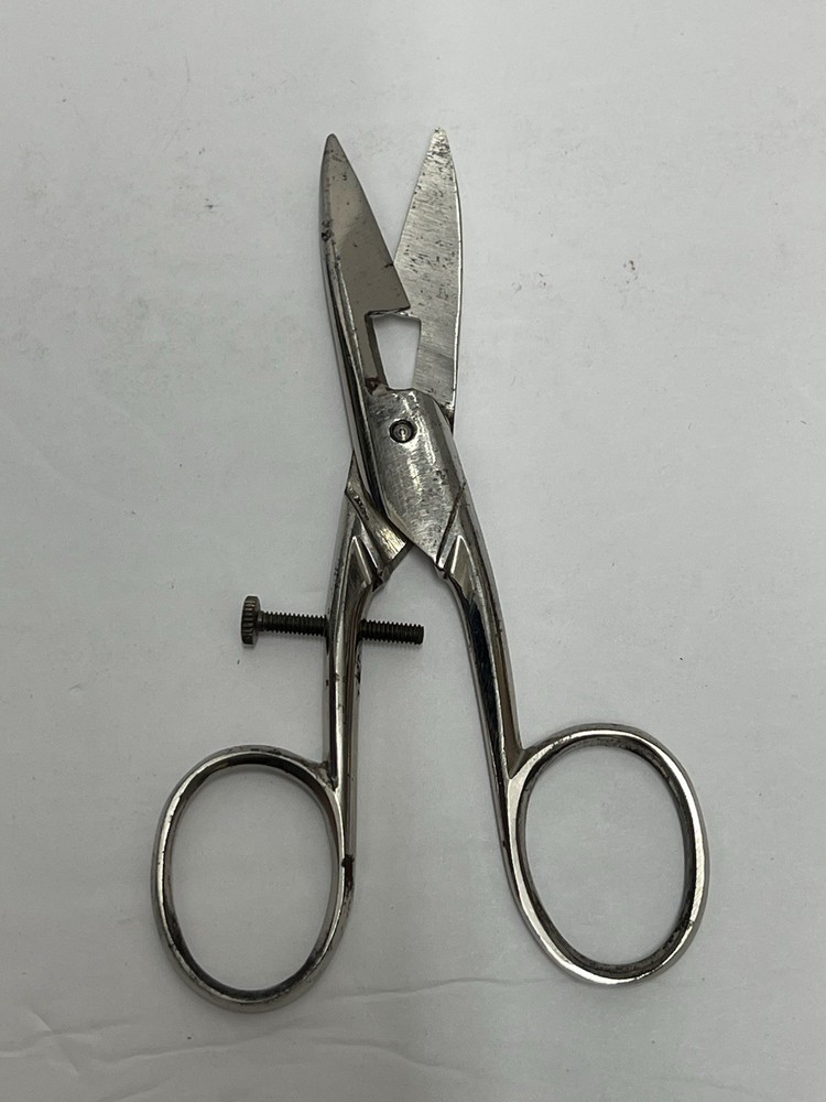 Vintage Hearthside Buttonhole Scissors sewing Shears Adjustable 4 1/2"