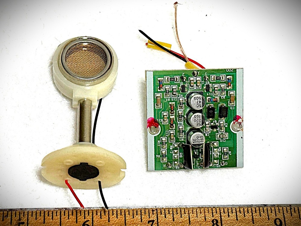 MXL V700 Microphone's Condenser circuit and pickup element, working