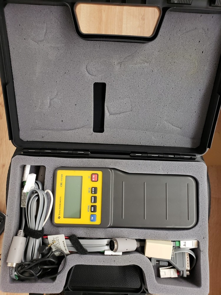 Texas Instruments CBL dara collection device / with case and cords