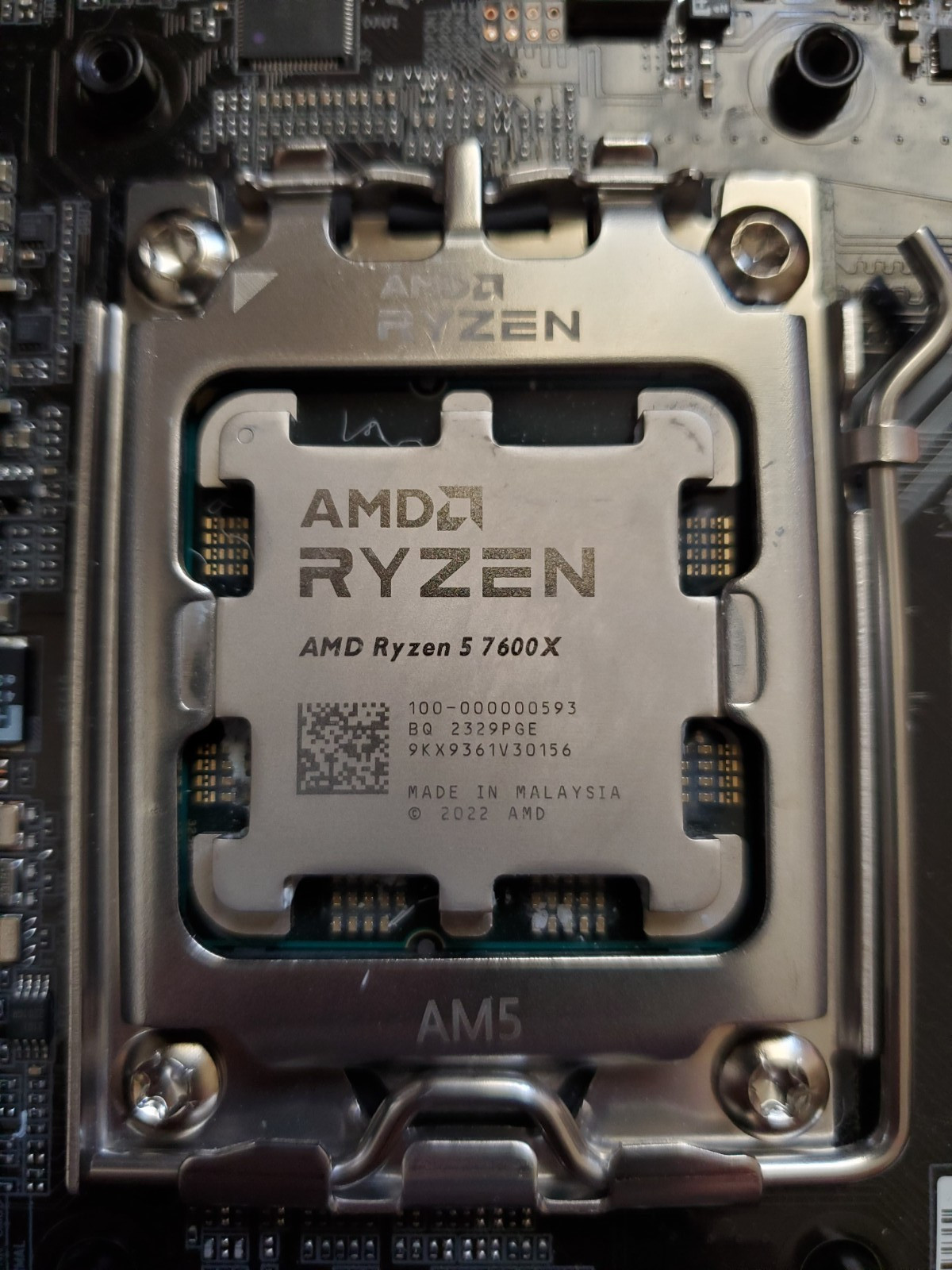 Ryzen 5 7600X + GIGABYTE A620I AX Motherboard Combo Lot