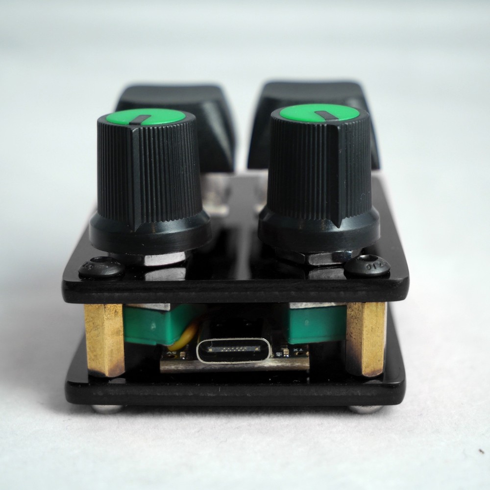 madMidiMini Compact Midi Controller with 2 Note Buttons 2 Potentiometers and LED