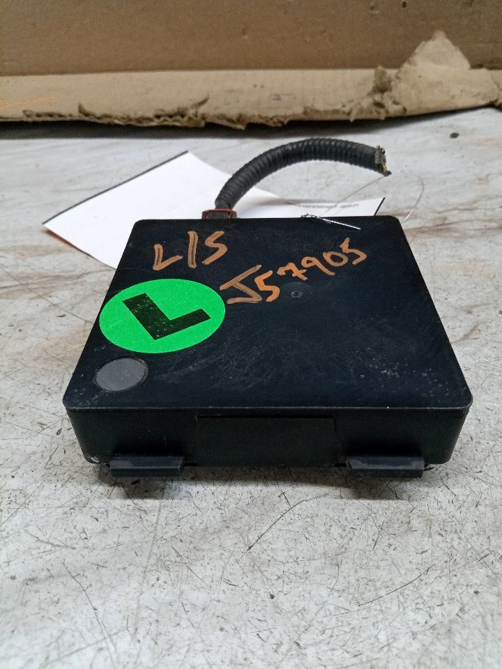 Used Blind Spot Detection System Warning Control Module fits: 2011 Lincoln Mkz D