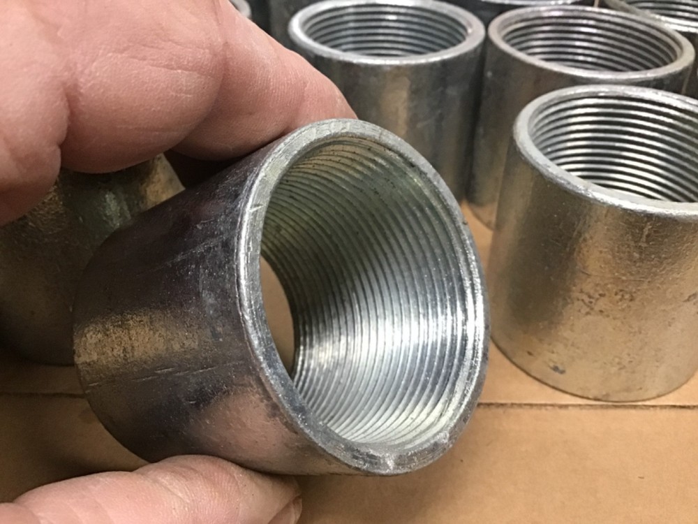 (14) 1-1/2" Conduit Couplings Threaded Ridgid ECK Galvanized new