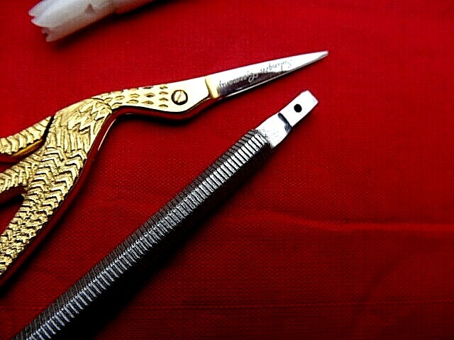 5 x Embroidery,Dressmaking Set_Scissors,Bobbin Puller,Needle Threader Inserter