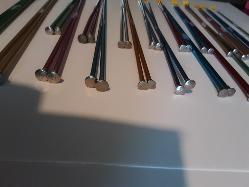 21 Complete Sets Single Point Knitting Needles Boye, Bates, 14", 10"