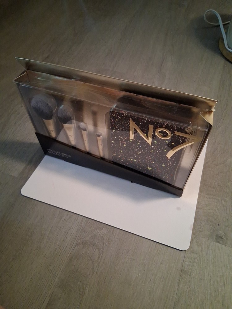 No7 holiday brush collection