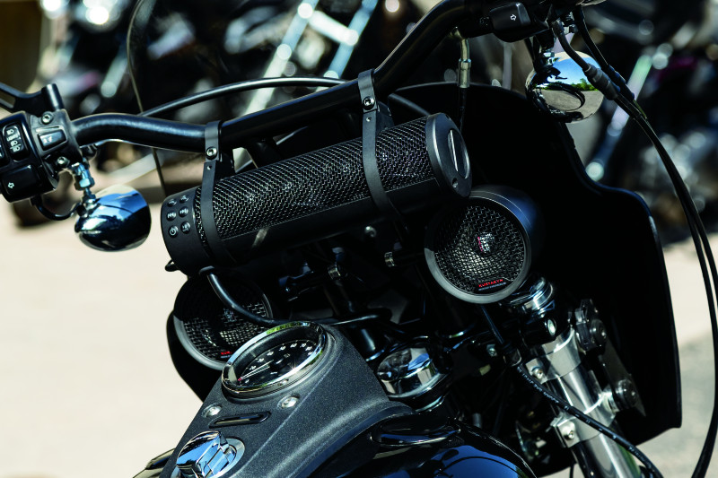 Kuryakyn Road Thunder Speaker Pods Bluetooth Audio Controller for Motorcycles