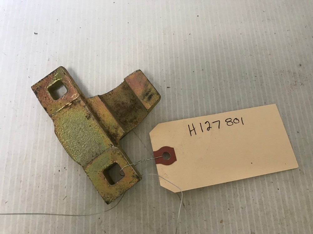 H127801  GENUINE John Deere  CLIP