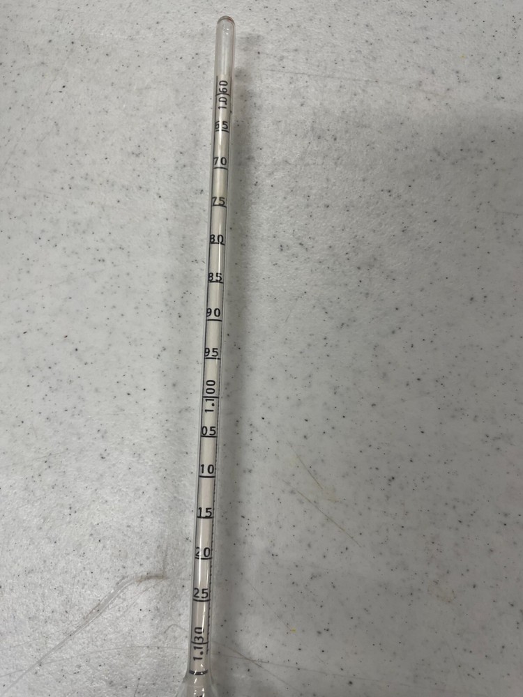Assorted glass laboratory pipets