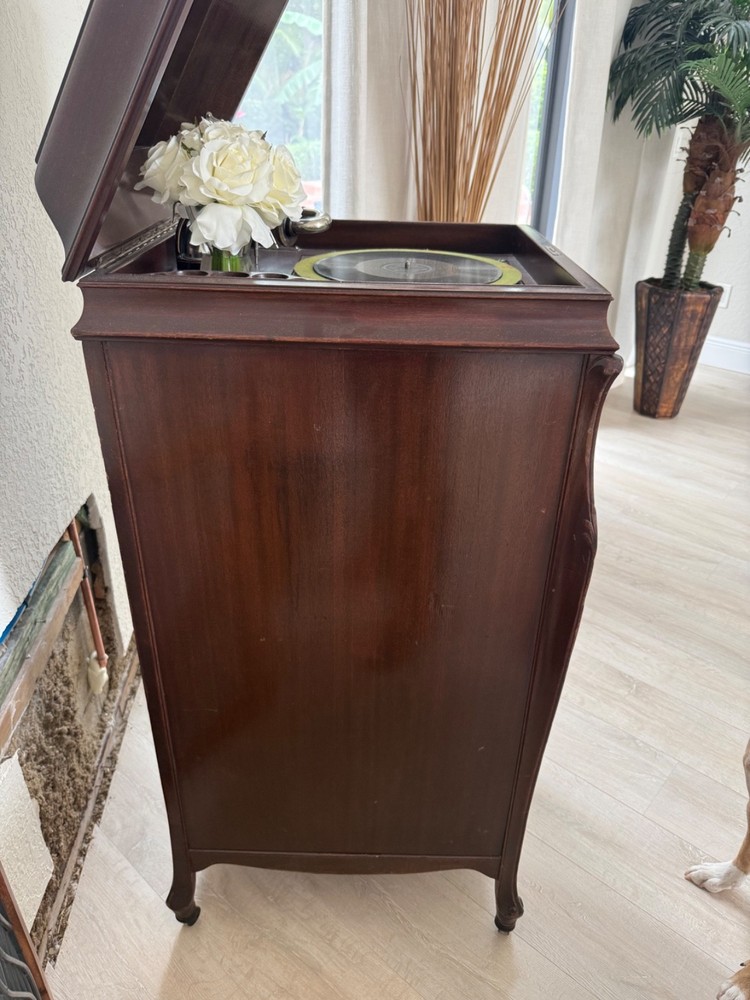 Victrola talking machine