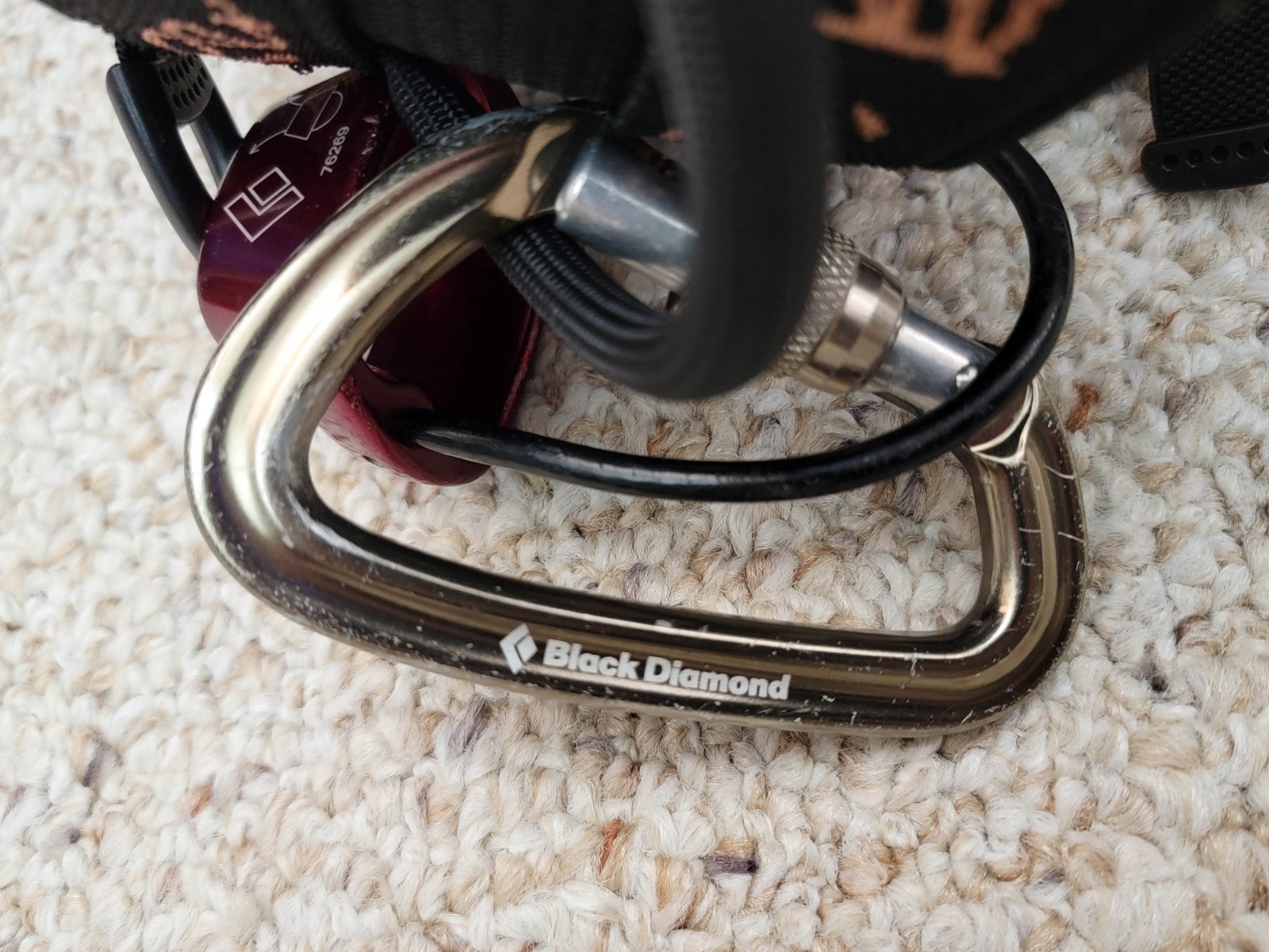 PETZL (France) Crolles Size Small Climbing Harness BD Belay Carabiner Chalk Bag.