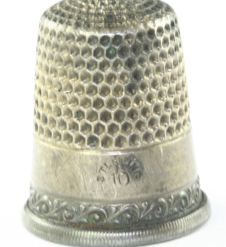 VICTORIAN ANTIQUE STERLIG SILVER WAVE PATTERN THIMBLE
