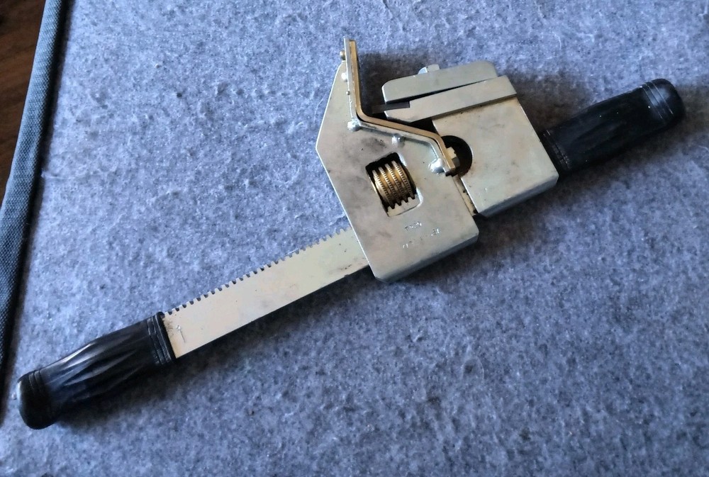 TR-20  Rethreading Tool Thread Chaser