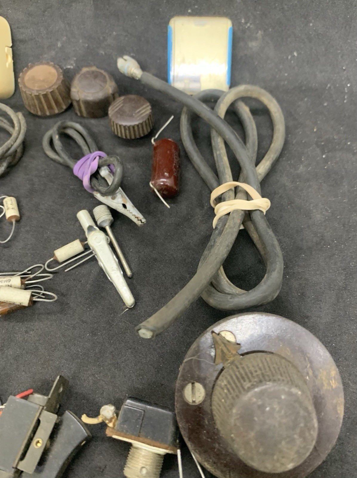 Misc. Radio and Electrical Parts * FROM HAM / ANTIQUE RADIO ESTATE * (A211)