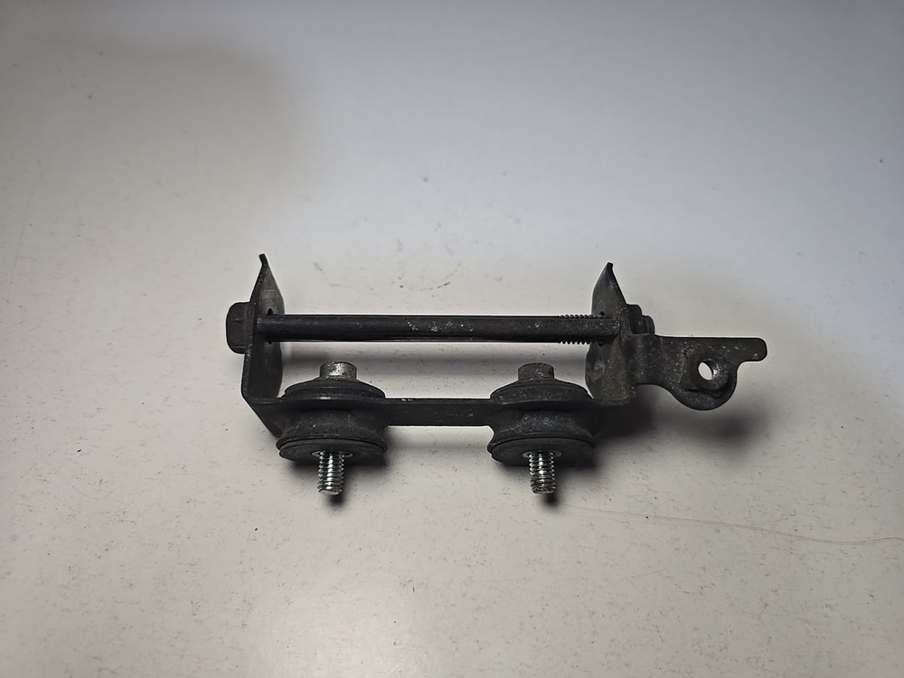 Yamaha MT-07 2014 - 2021 Front Forward Tank Mounting Bracket/Hinge
