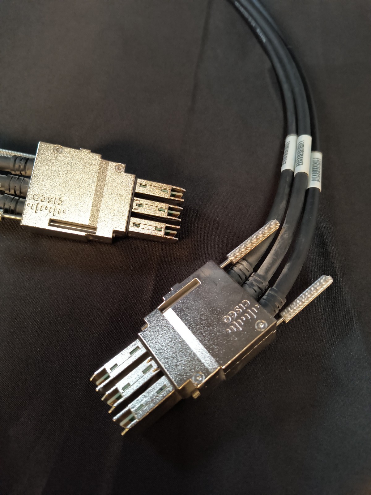 Cisco STACK-T1-1M V01 Stacking Cable 800-40404-01 for 3850 Series