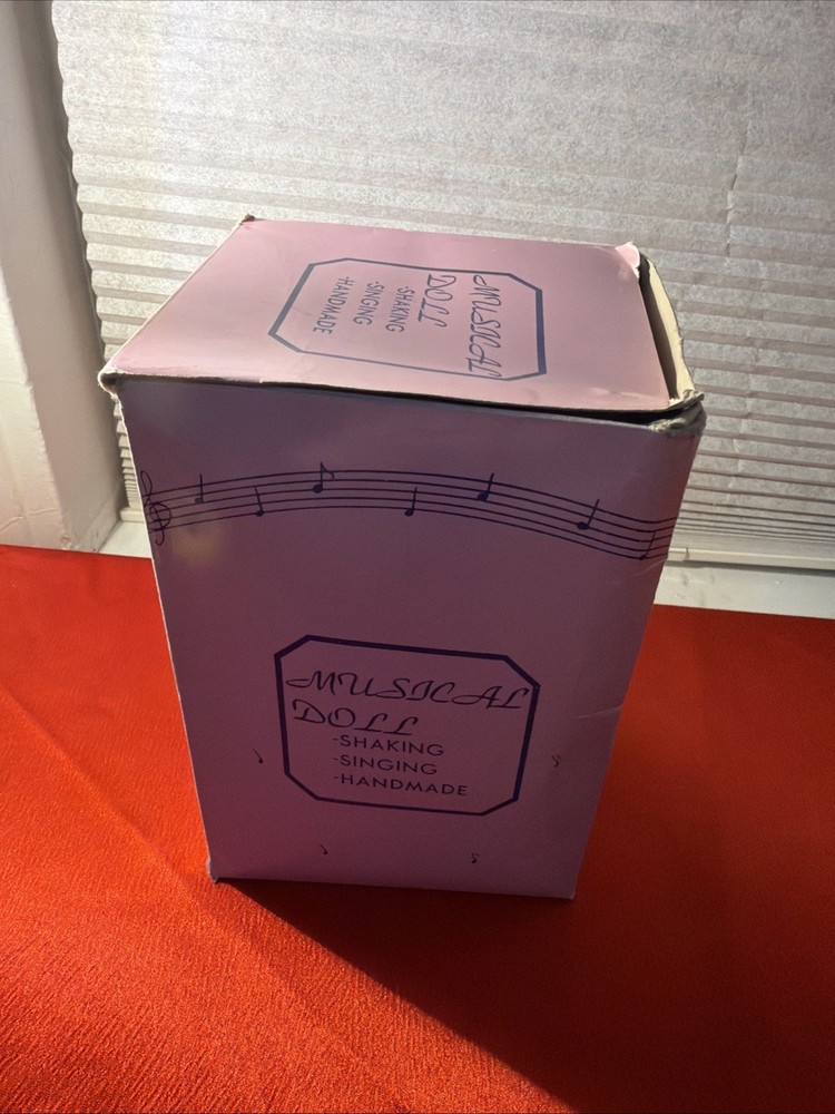 Dolmax Musical Dolls Vintage