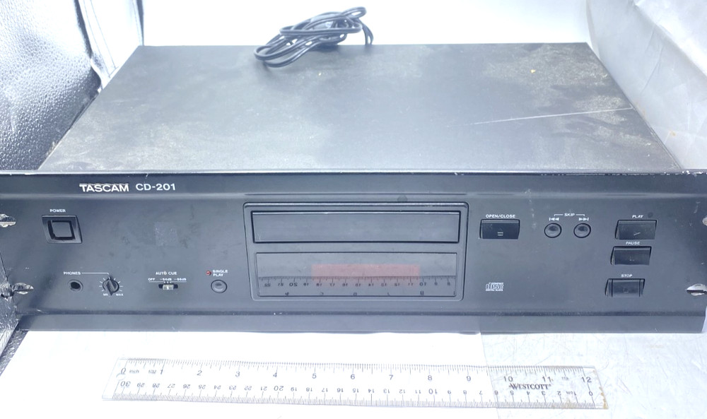 Tascam Professional Rackmount CD Player CD-201 Working
