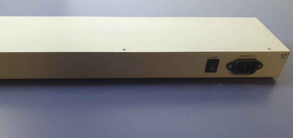 Dynamode SWitch 16,16-Port 10/100 Ethernet Switch, Network Equipment