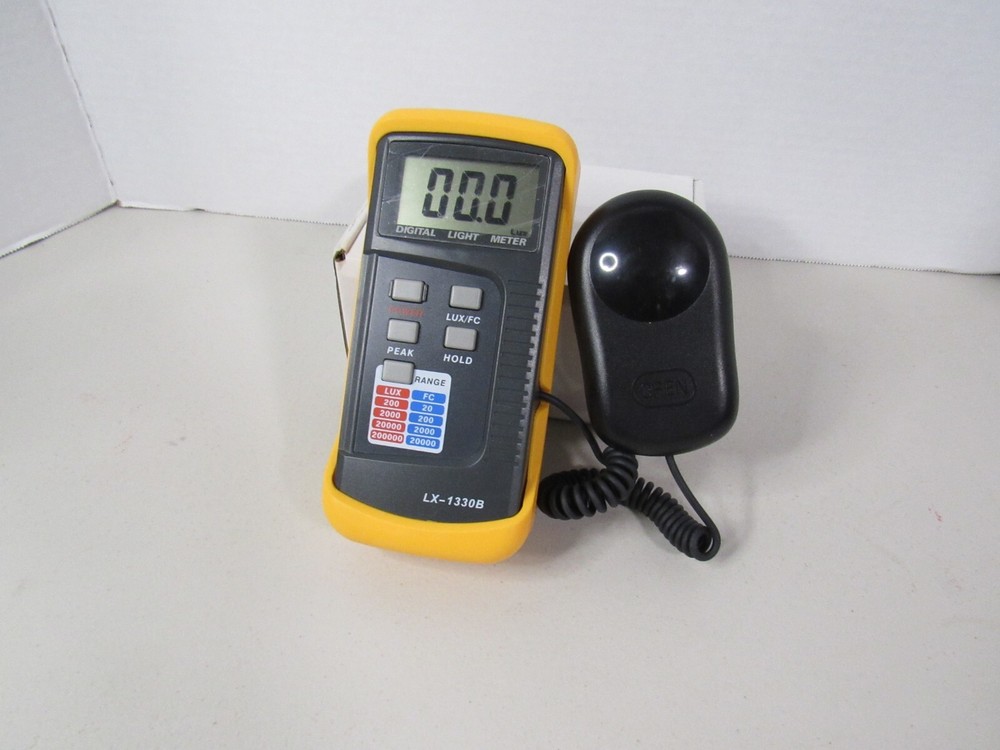 Digital Illuminance Light Meter LCD Display LX-1330B Working-Used