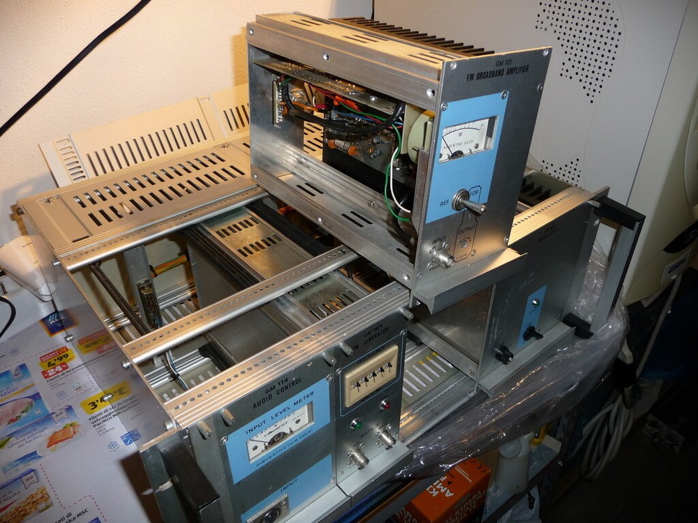 Broadcast Professional Transmitter 20 w - from 88 to 108 Mhz - Elecktro Elco