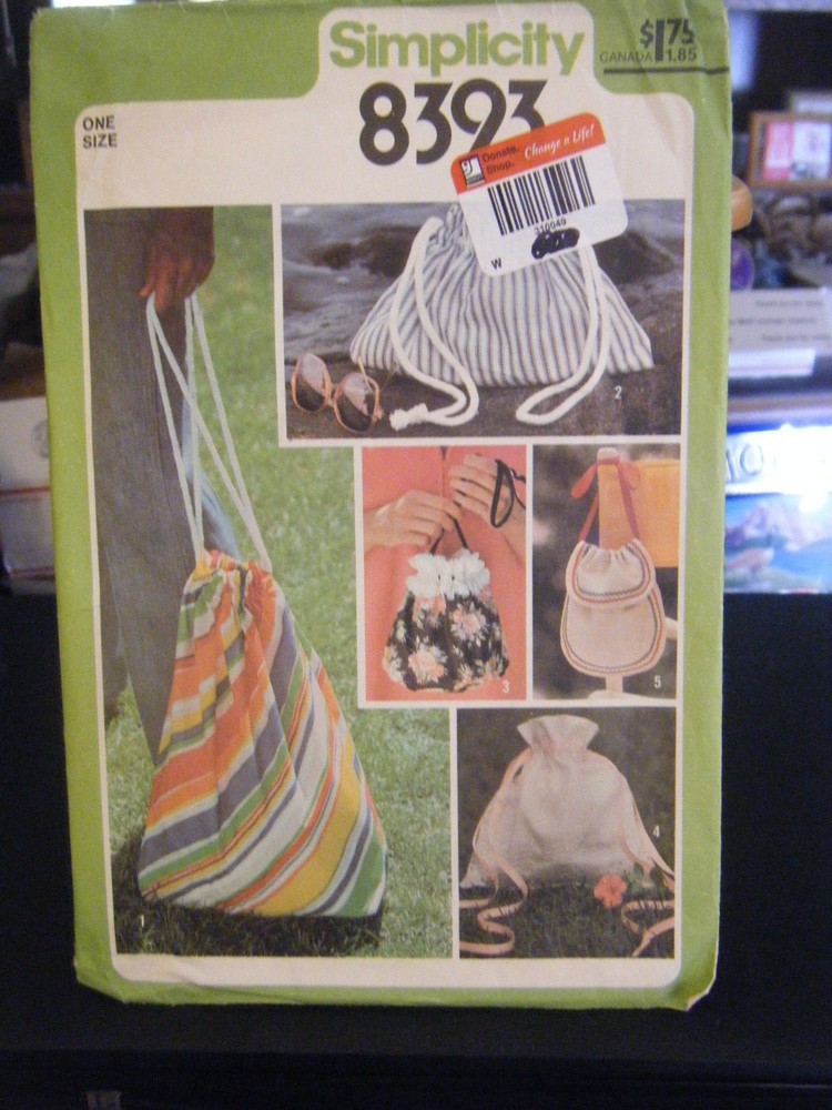 Simplicity 8393 Drawstring Bags Pattern