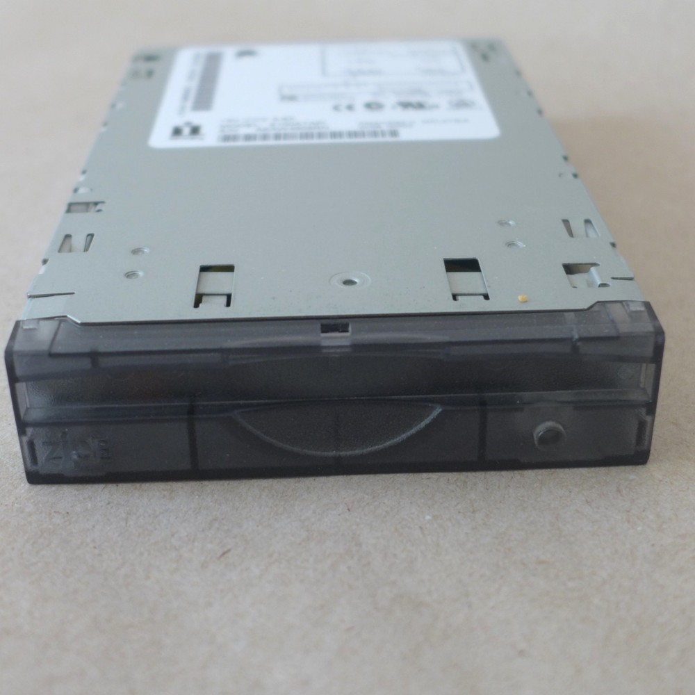 Apple Logo  Z100 ATAPI 100MB Internal Zip Drive with 100MB Disk /TESTED WORKING