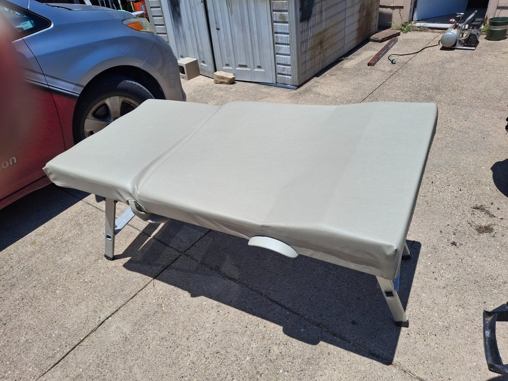 midmark ritter 204 exam upholstered tabletop only, includes sliding drawer