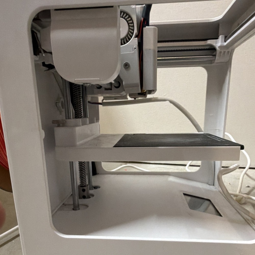 toybox alpha 2 White Compact Desktop 3D Printer Touchscreen Wi-Fi Used