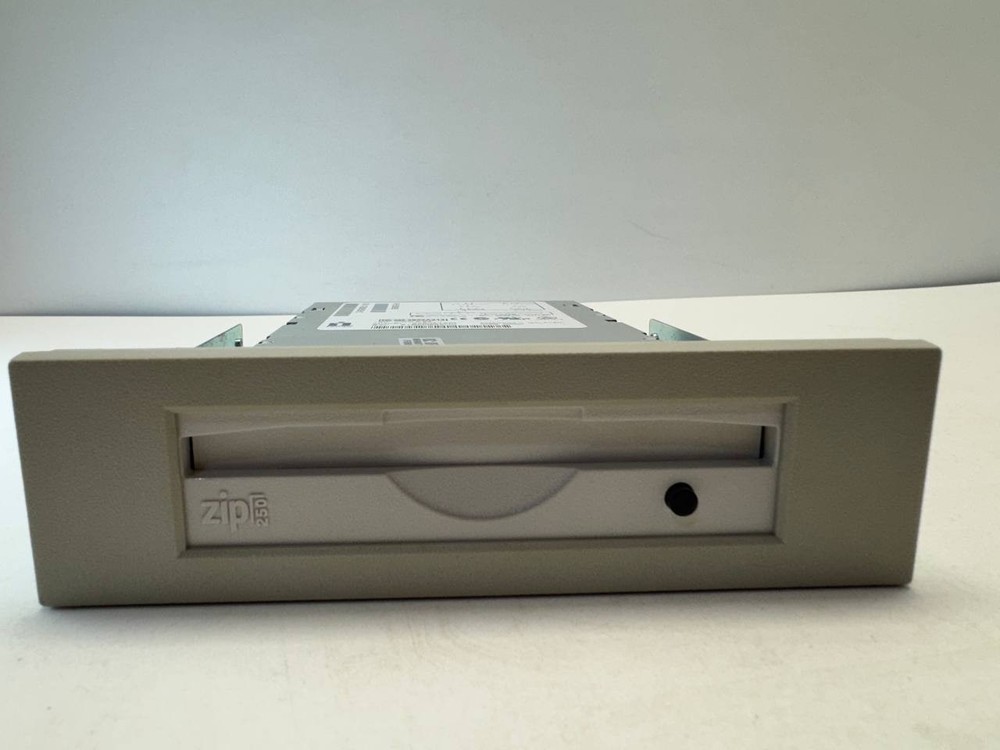 Iomega Zip 250MB Internal IDE ATAPI Drive Z250ATAPI w/ 5.25 Bracket