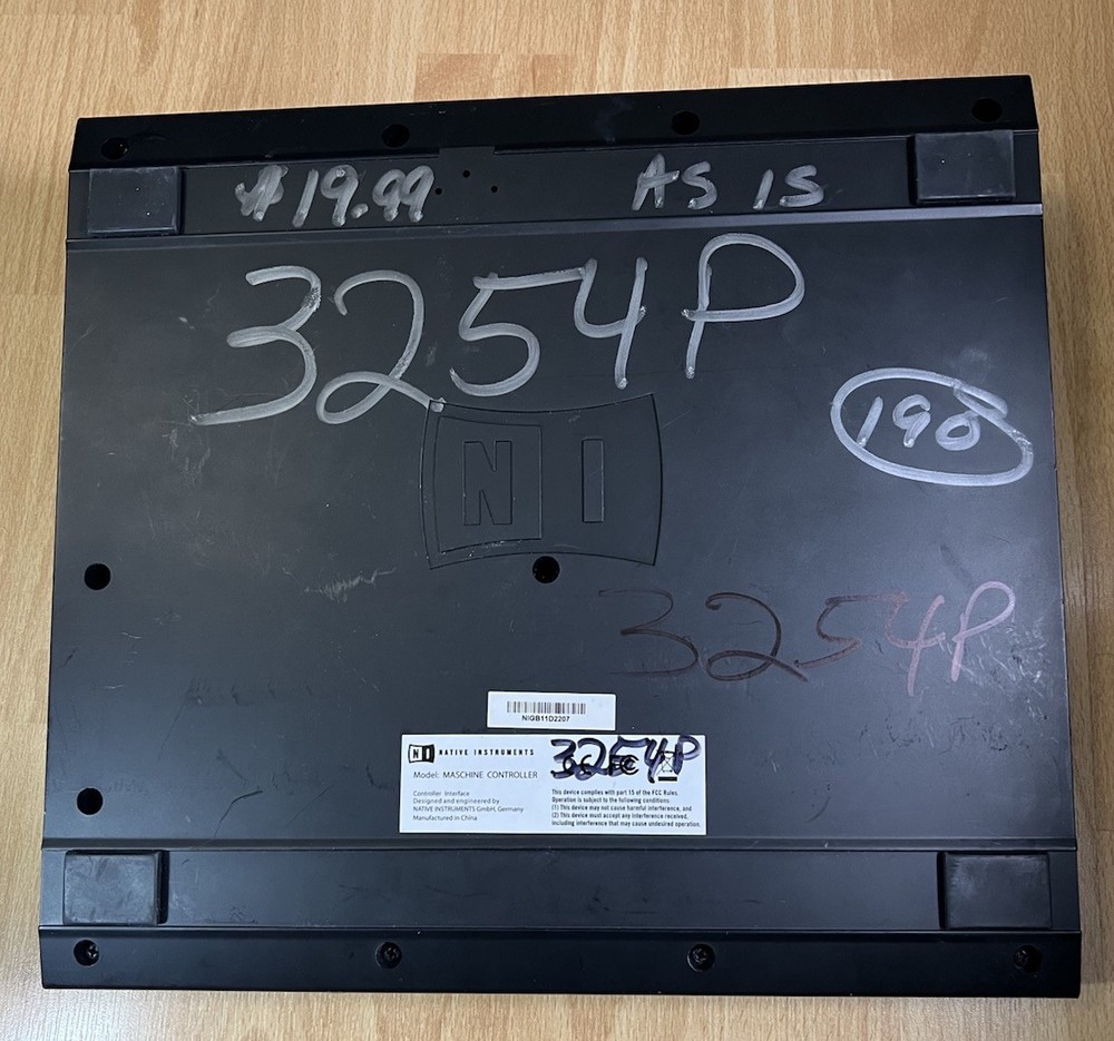 Native Instruments Maschine MK1 MIDI Controller Tested