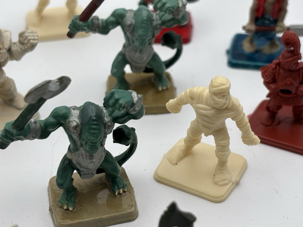 Hero Quest Figure Bundle X 13