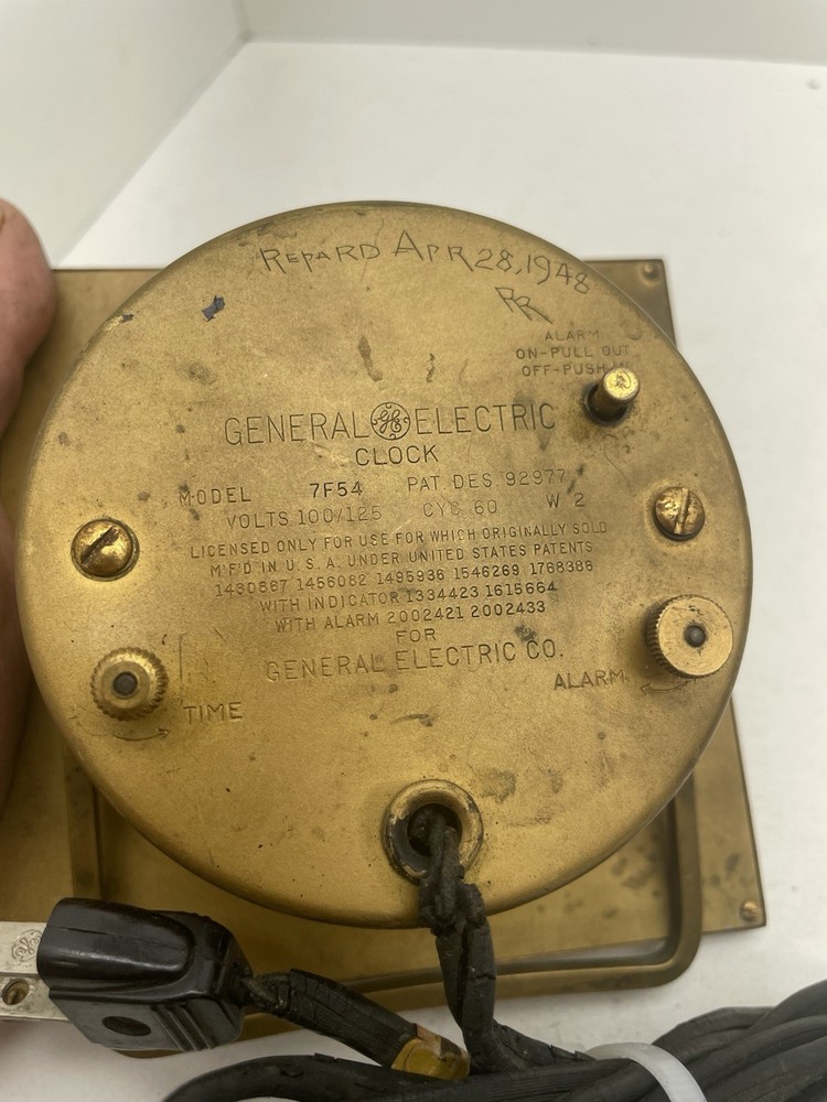 Vintage General Electric Clock Model: 7F54