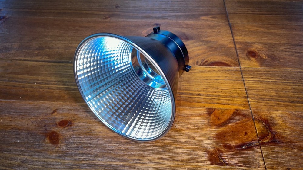 APUTURE AMARAN 100D DAYLIGHT LED LIGHTS (Bowens Mount)