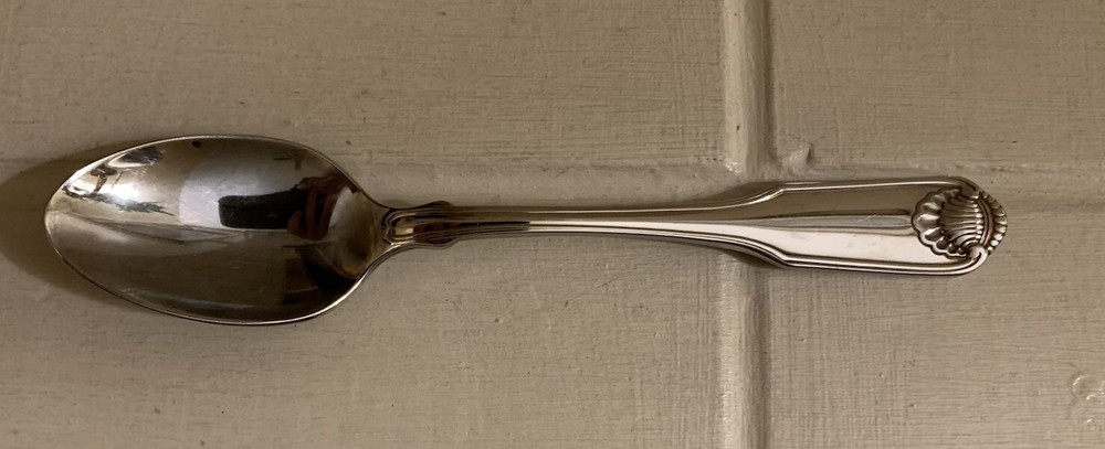 CLASSIC SHELL Pattern Tea Spoon ONEIDA Stainless Steel 18/10 Cube Mark