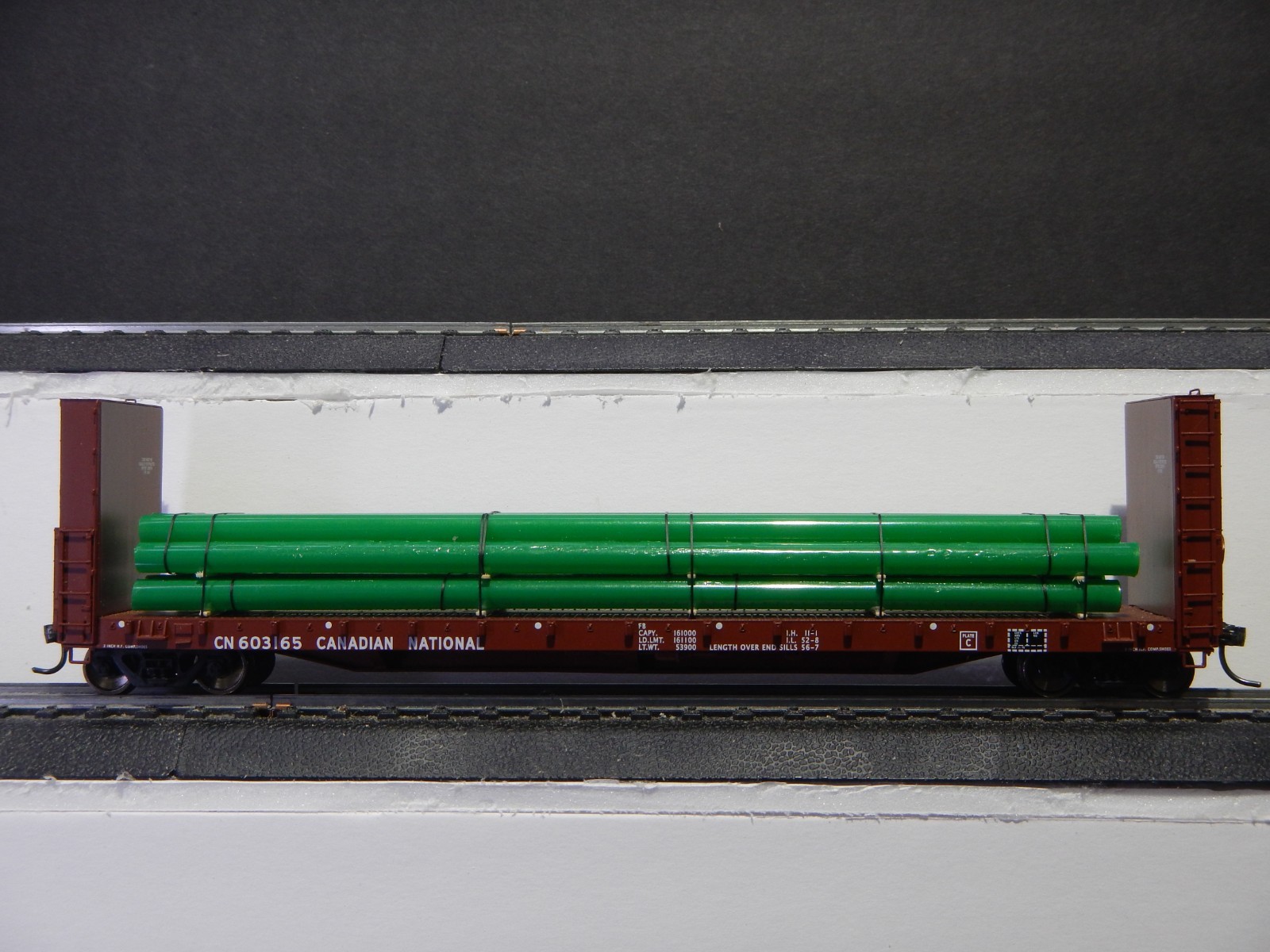 Pipe Load for HO Scale Bulkhead Flat Car