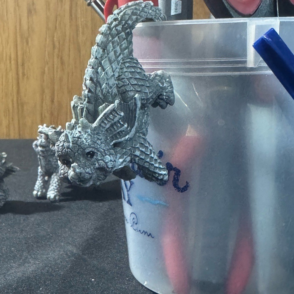 Gray Dragon Figurines Set for Small Plants / Edges