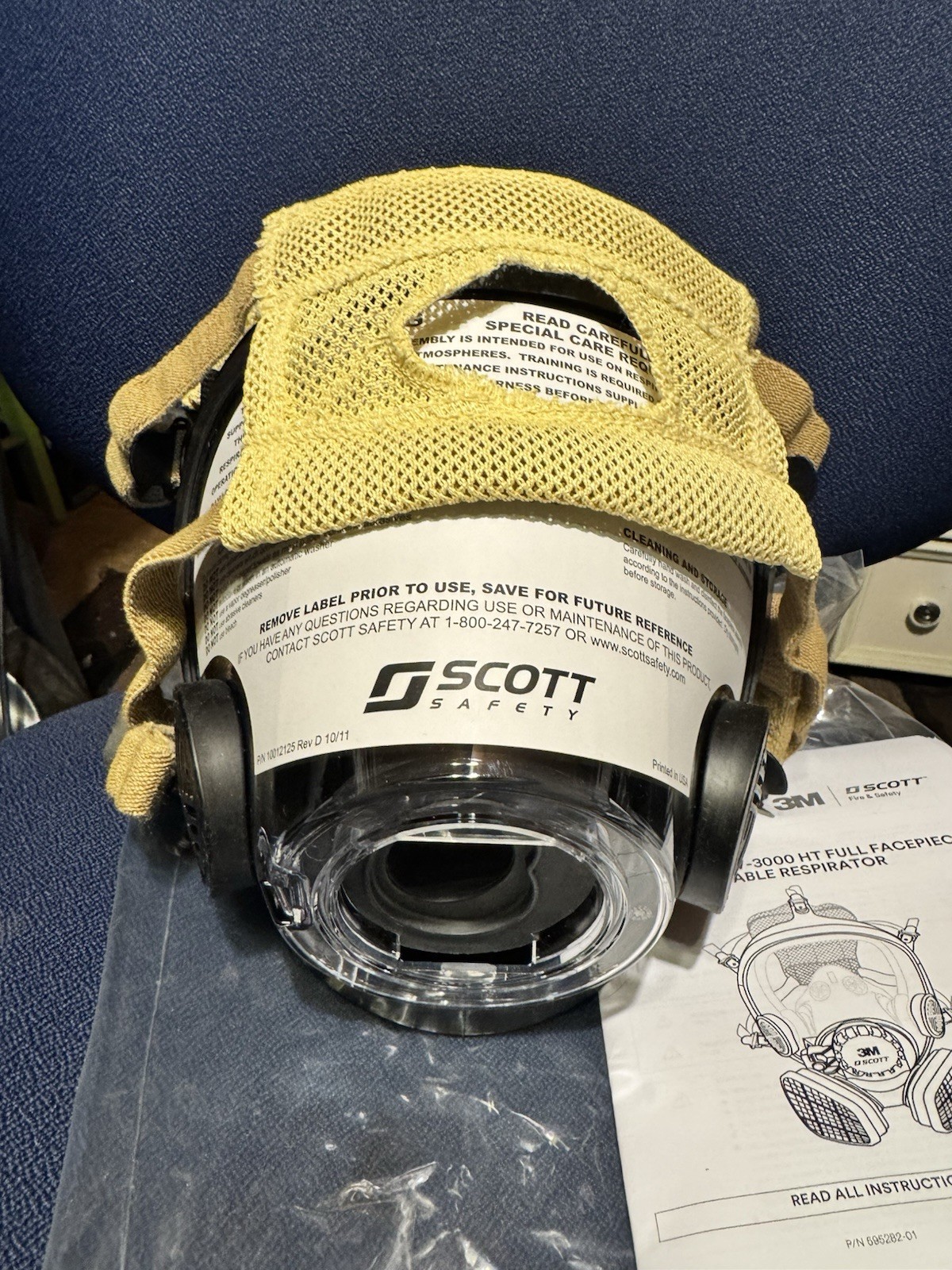 Scott AV-3000 HT MASK W/ KEVLAR NETTING, SIZE MEDIUM SCBA AIR PAK MASKS