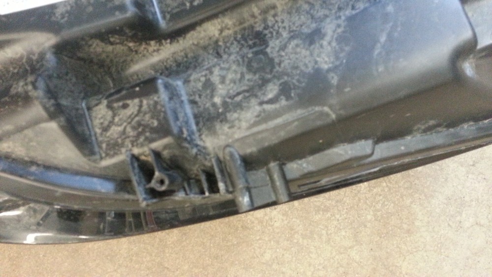 2020 Jaguar F-pace - RH LED headlight - broken mounts - damage