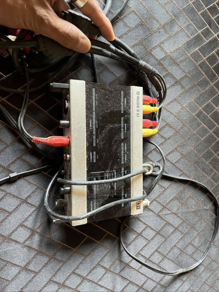 Native Instruments Audio 8 DJ 2009