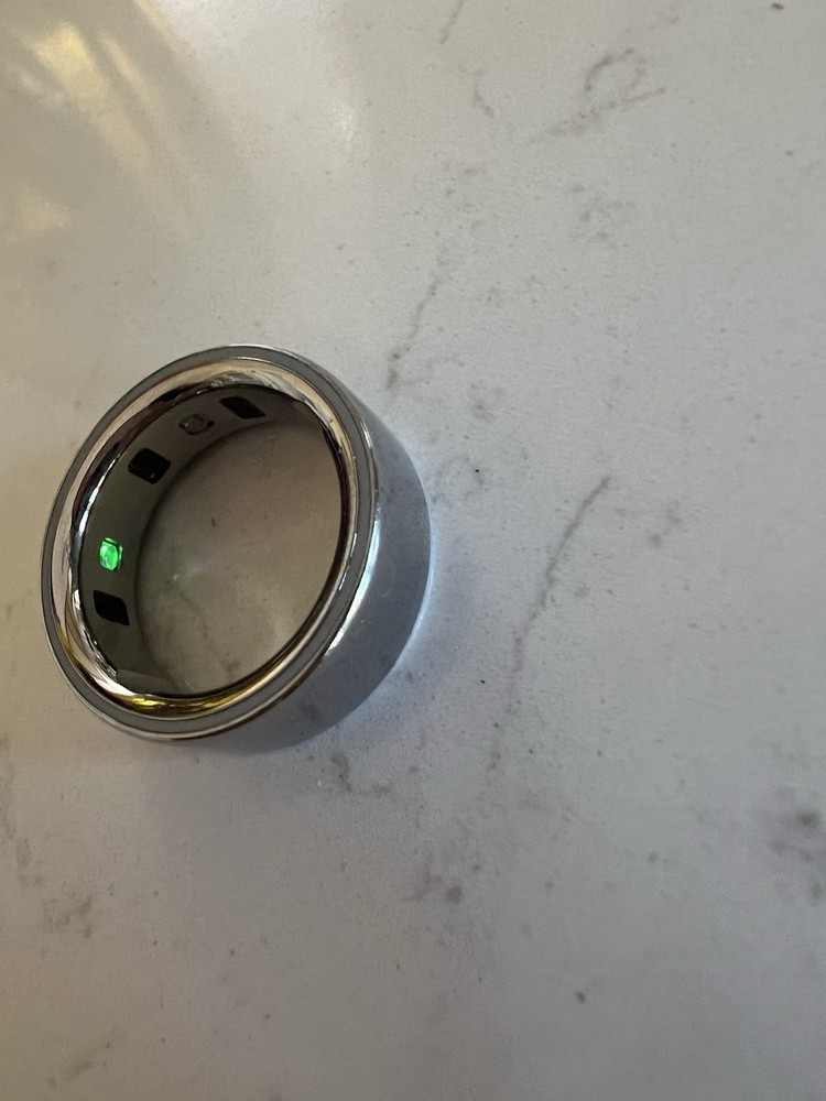 Oura Ring Gen 4 Silver Size 9 Smart Activity Sleep Tracker Mint Condition