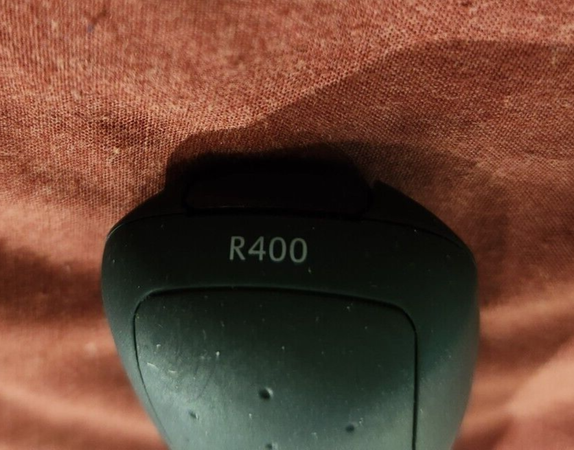 Logitech R400 Laser Presentation Remote Control - Black