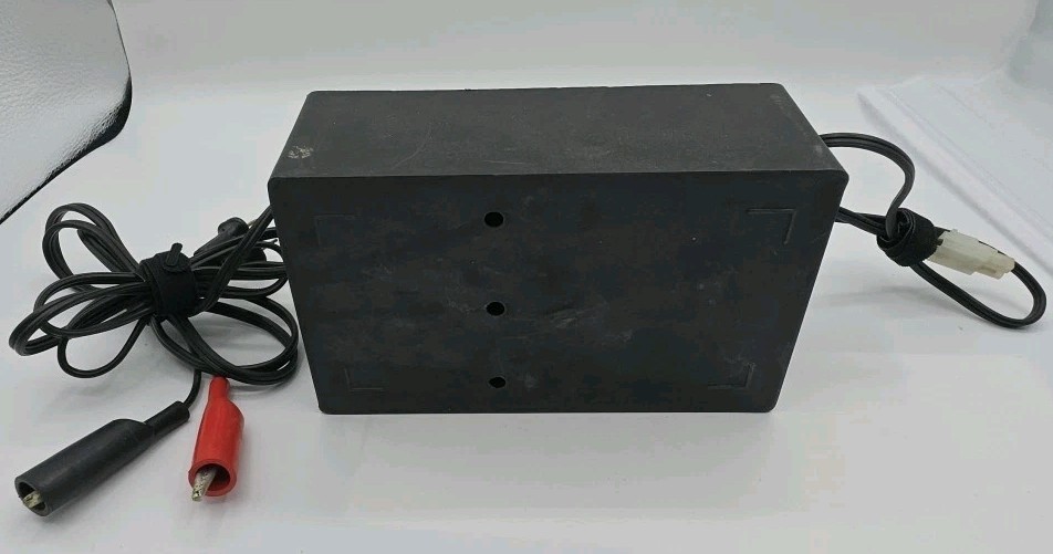 Vintage Leisure Electronics Auto Charger