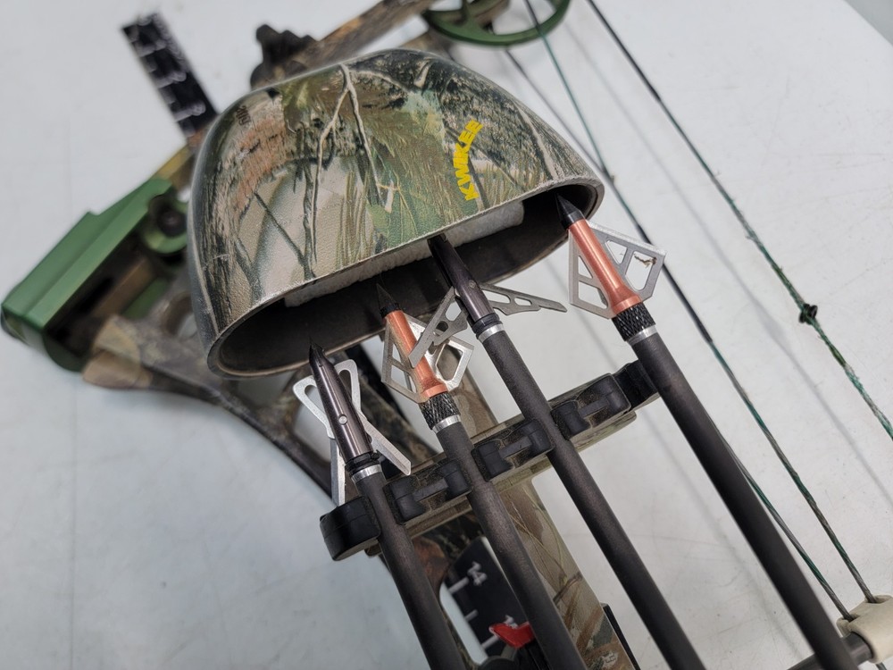 Bear Archery The Truth RH Compound Bow 28" 45lbs Draw