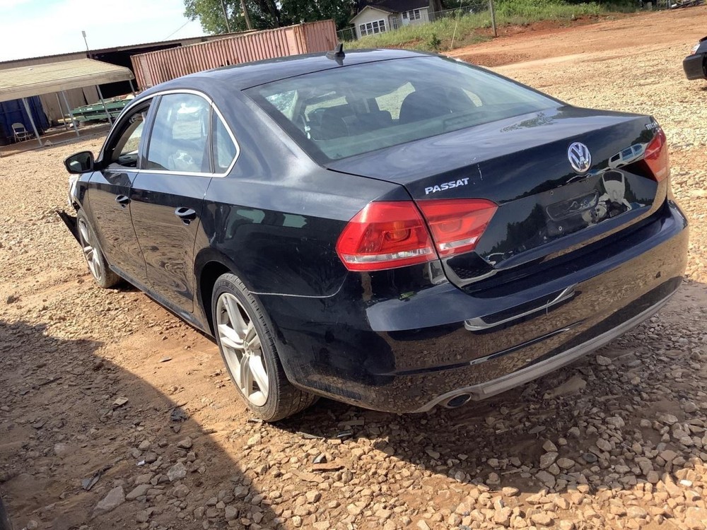 PASSAT 2014 Glove Box 4676354
